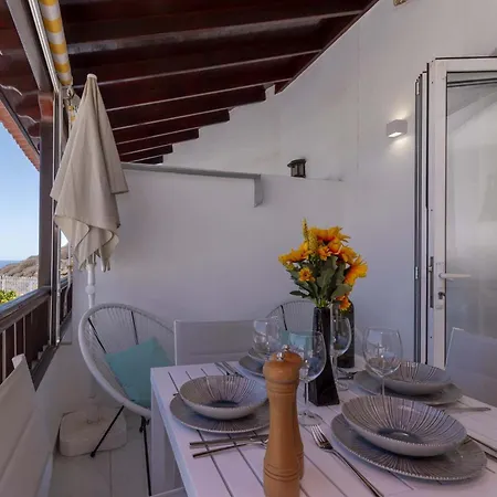 Costa Caleta 1 - Two Bed Lägenhet